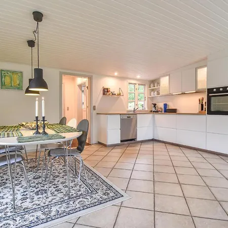 Nice In W/ 3 Bedrooms Semesterbostad Assens