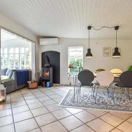 Holiday home Nice In W/ 3 Bedrooms