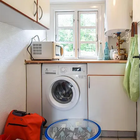 Semesterbostad Nice In W/ 3 Bedrooms *